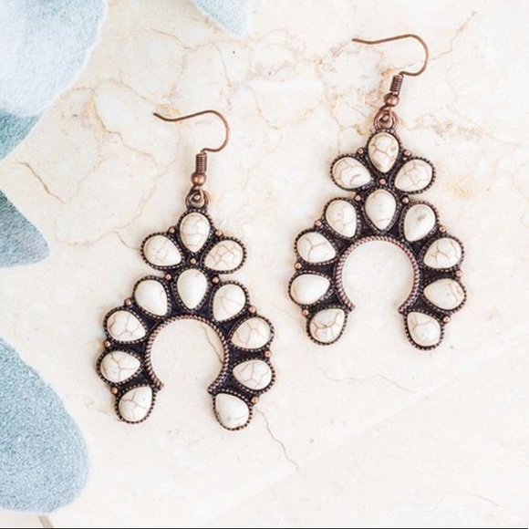 🐚WHITESTONE & COPPER DETAILED EARINGS - Picture 1 of 4